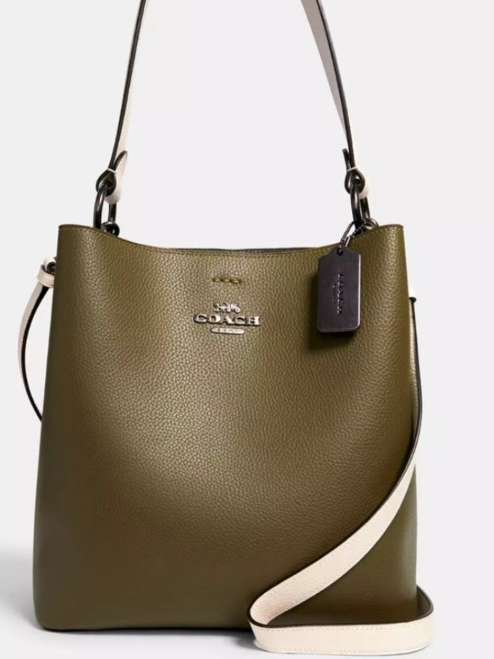 Nwt Coach town bucket bag in olive, green, regular size